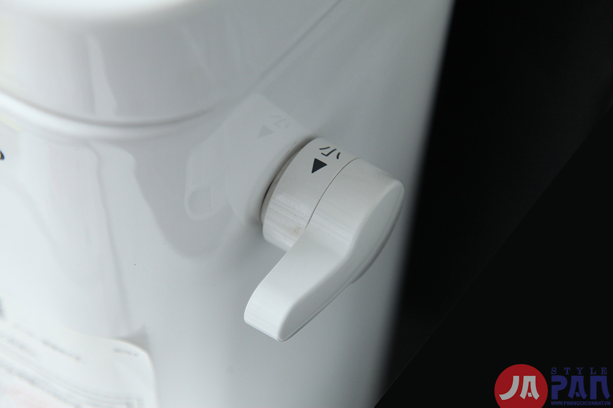 Bồn cầu 2 khối Toto CS340B + Sh341BA | Tâm xả 20cm 7 Bồn cầu 2 khối Toto CS340B + Sh341BA | Tâm xả 20cm - Ảnh 7