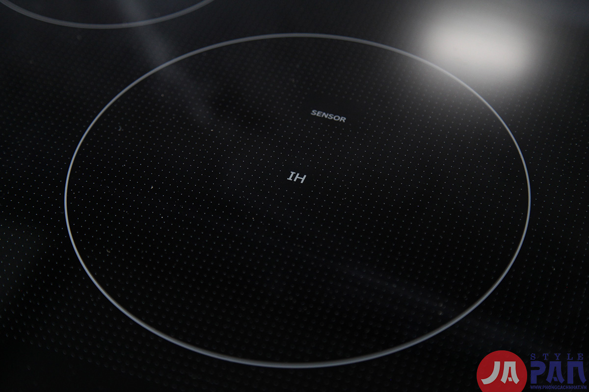 Bếp từ Hitachi HT-M8AKTWF | Rộng 75cm| Tràn viền | Cảm ứng 5 Bếp từ Hitachi HT-M8AKTWF | Rộng 75cm| Tràn viền | Cảm ứng - Ảnh 5